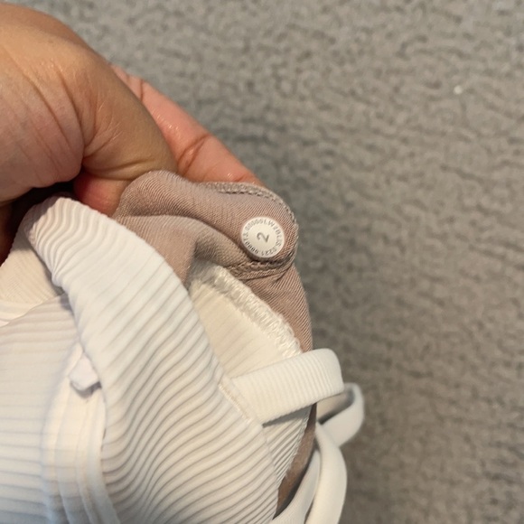 LuluLemon lululemon Energy Longline Ribbed Bra
Medium Support, B–D Cups size 2 - Picture 5 of 5